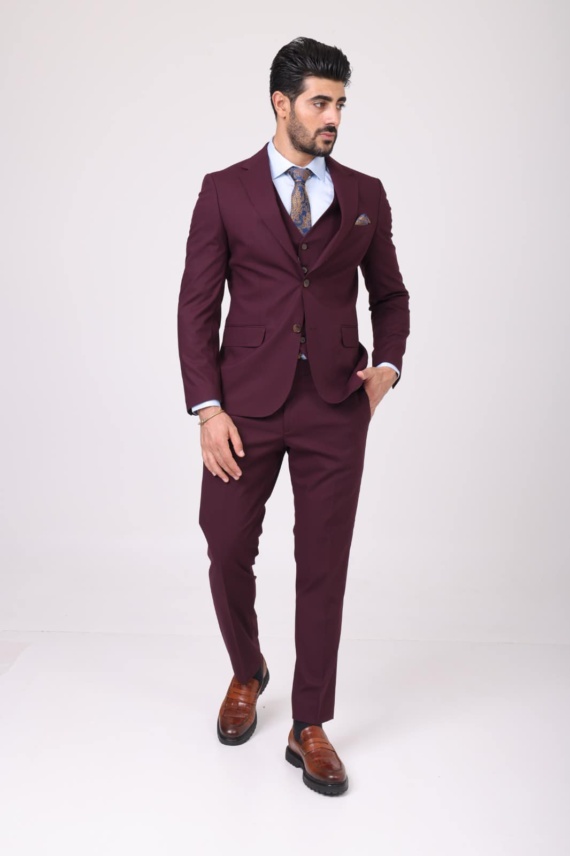 Luxurious Deep Burgundy Men's Suit - Image 2