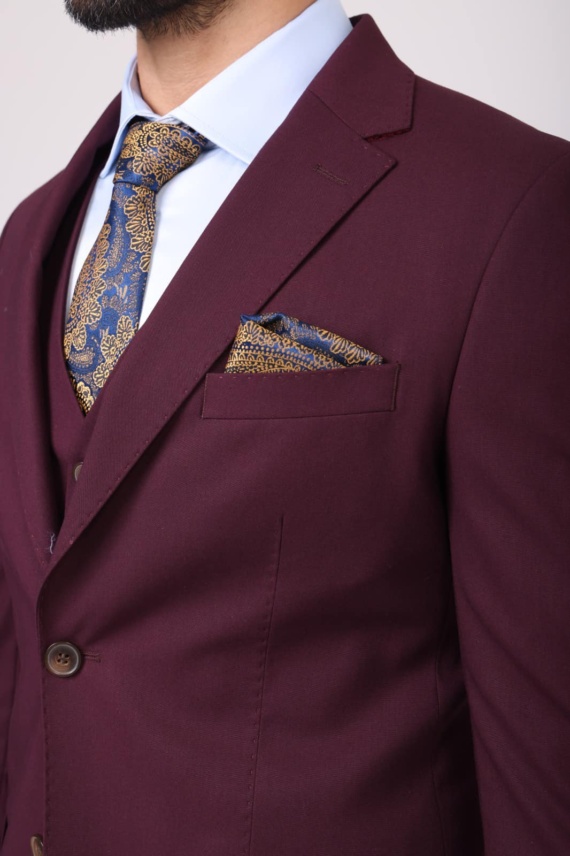 Luxurious Deep Burgundy Men's Suit - Image 4